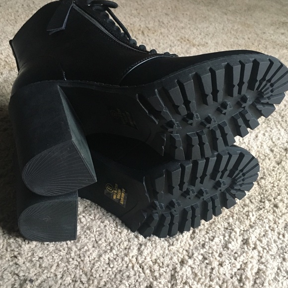 Black Chunky Heel Lace Up Combat Boots Booties - Picture 4 of 4